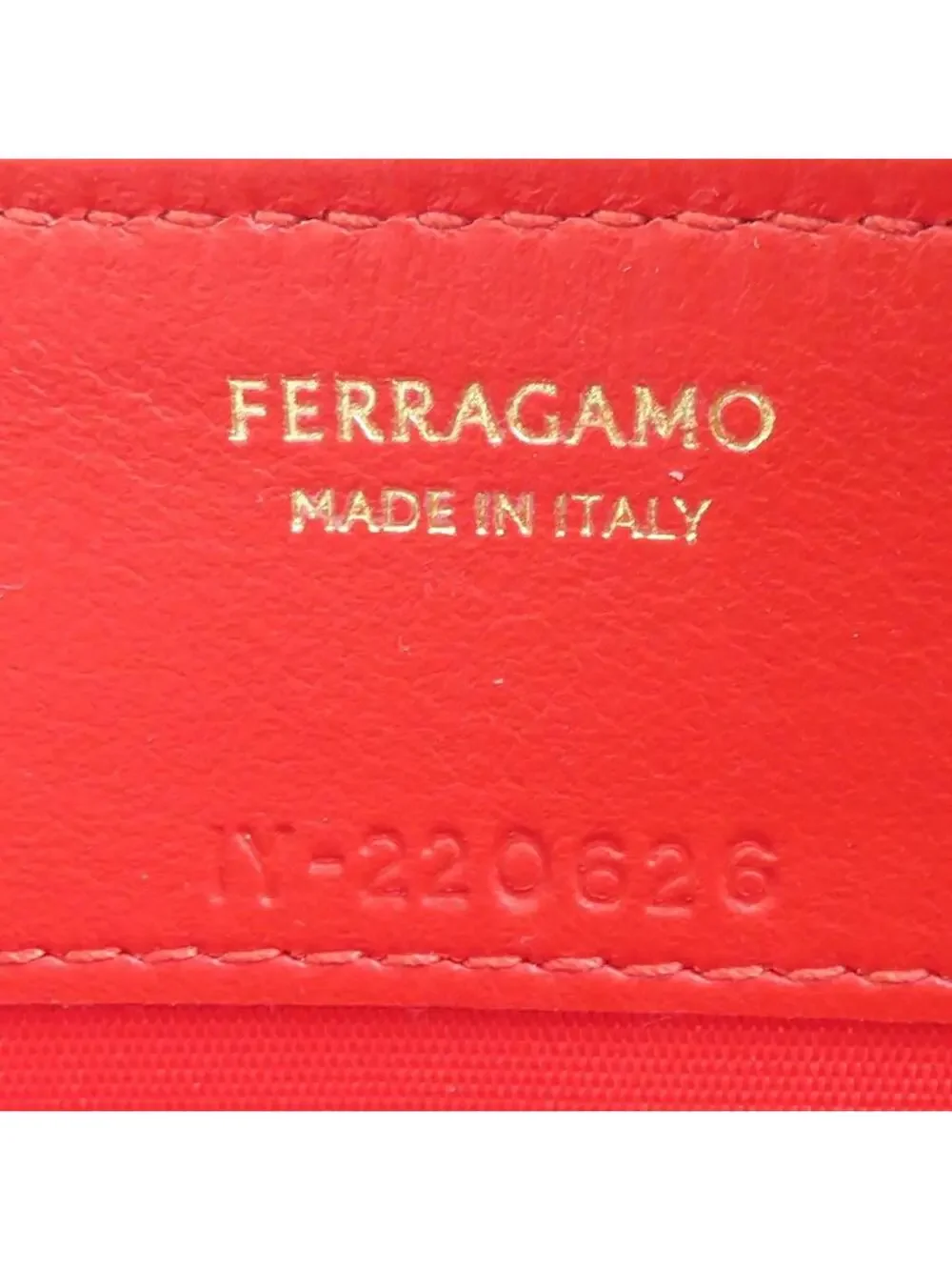 Auth Salvatore Ferragamo Zip Around #300530S23B